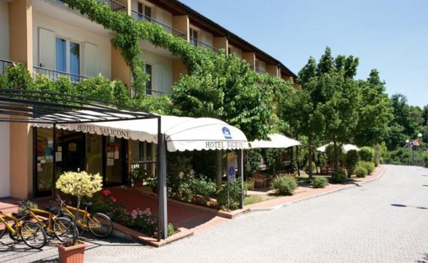 Best Western Hotel Salicone Норча Екстериор снимка